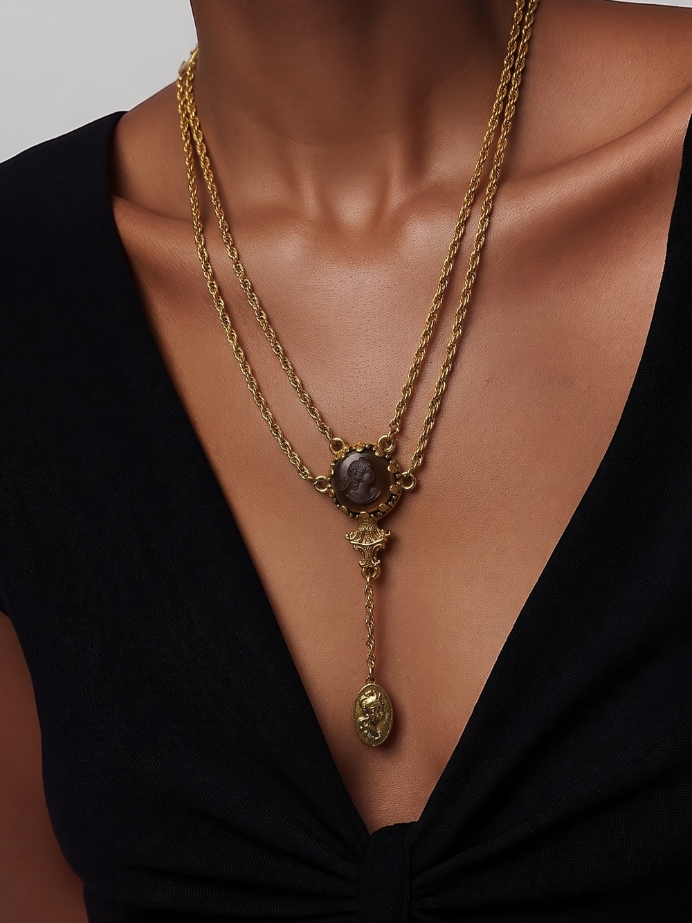 Vintage Goldette Unsigned  Cameo Lariat Necklace